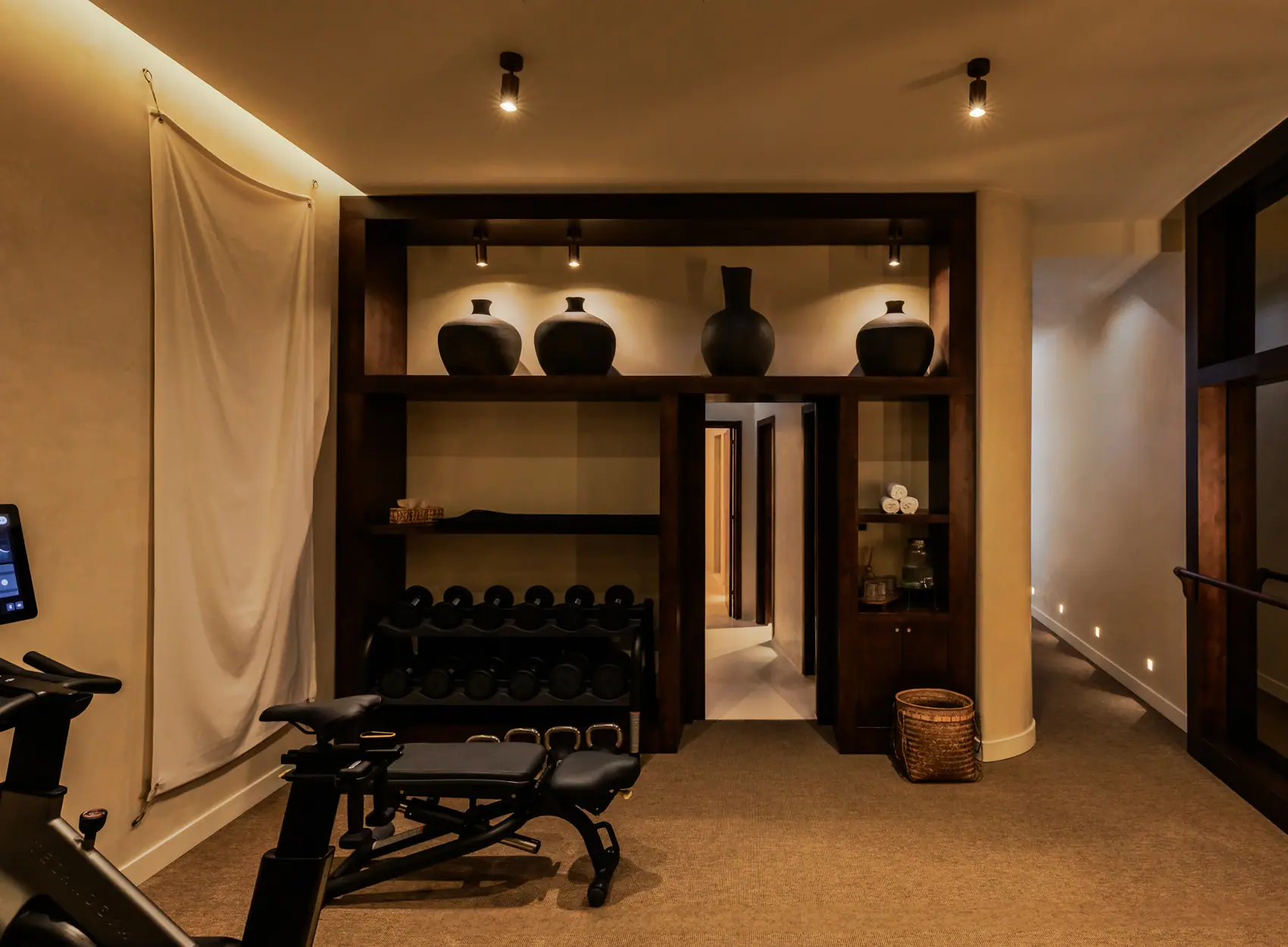 O ginásio, equipado pela Technogym