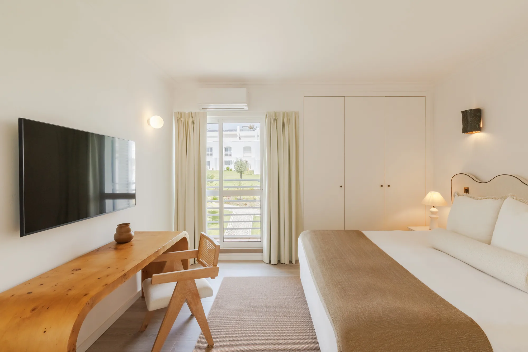 One-Bedroom Apartment, sea view